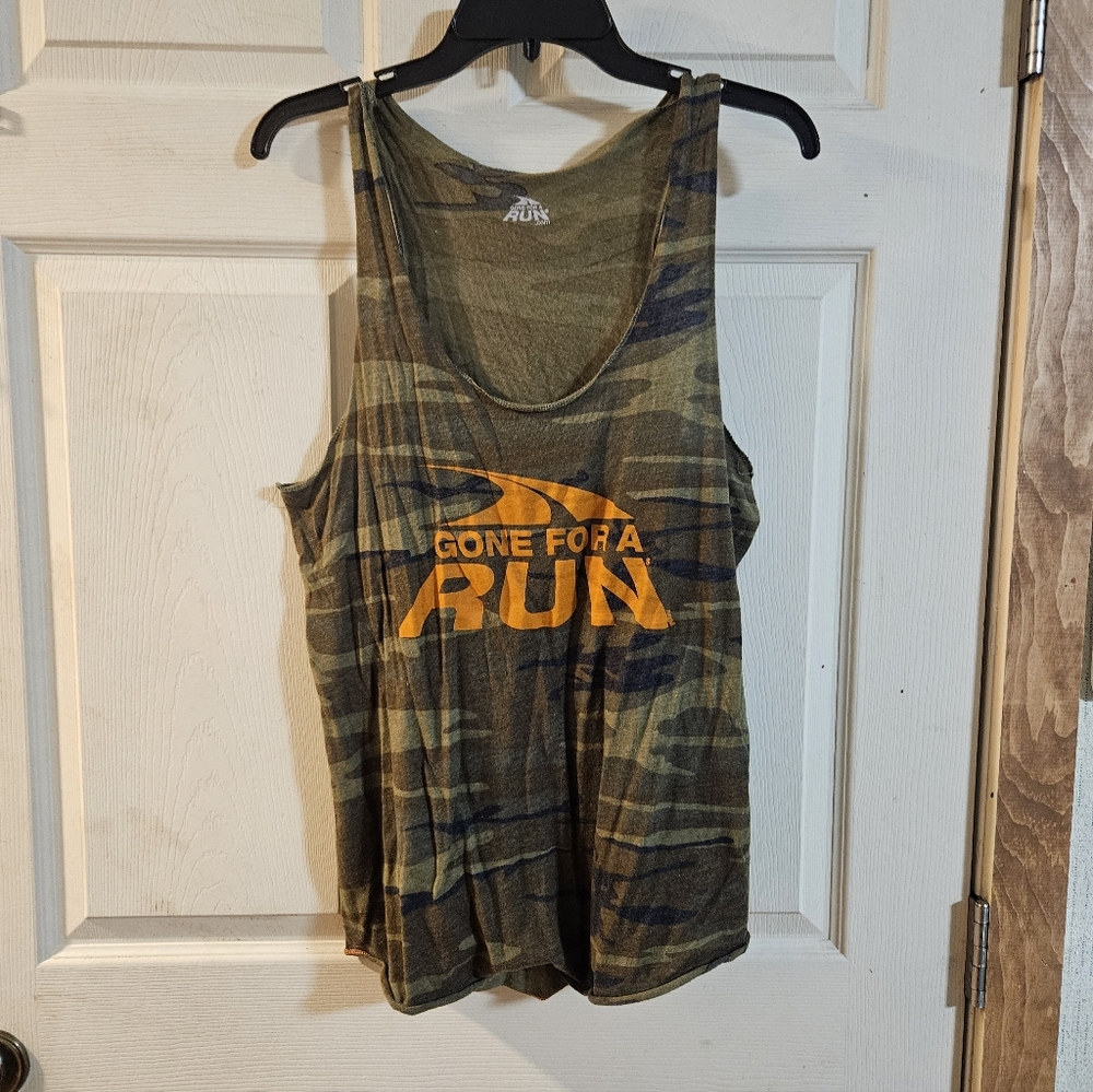 GONE FOR A RUN CAMO LOGO TANK: GOOD CONDITION: SIZE XXL